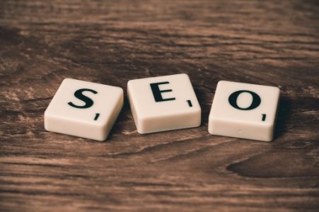le SEO ou referencement naturel permet de positionner un site pour qu'il soit le plus visible possible